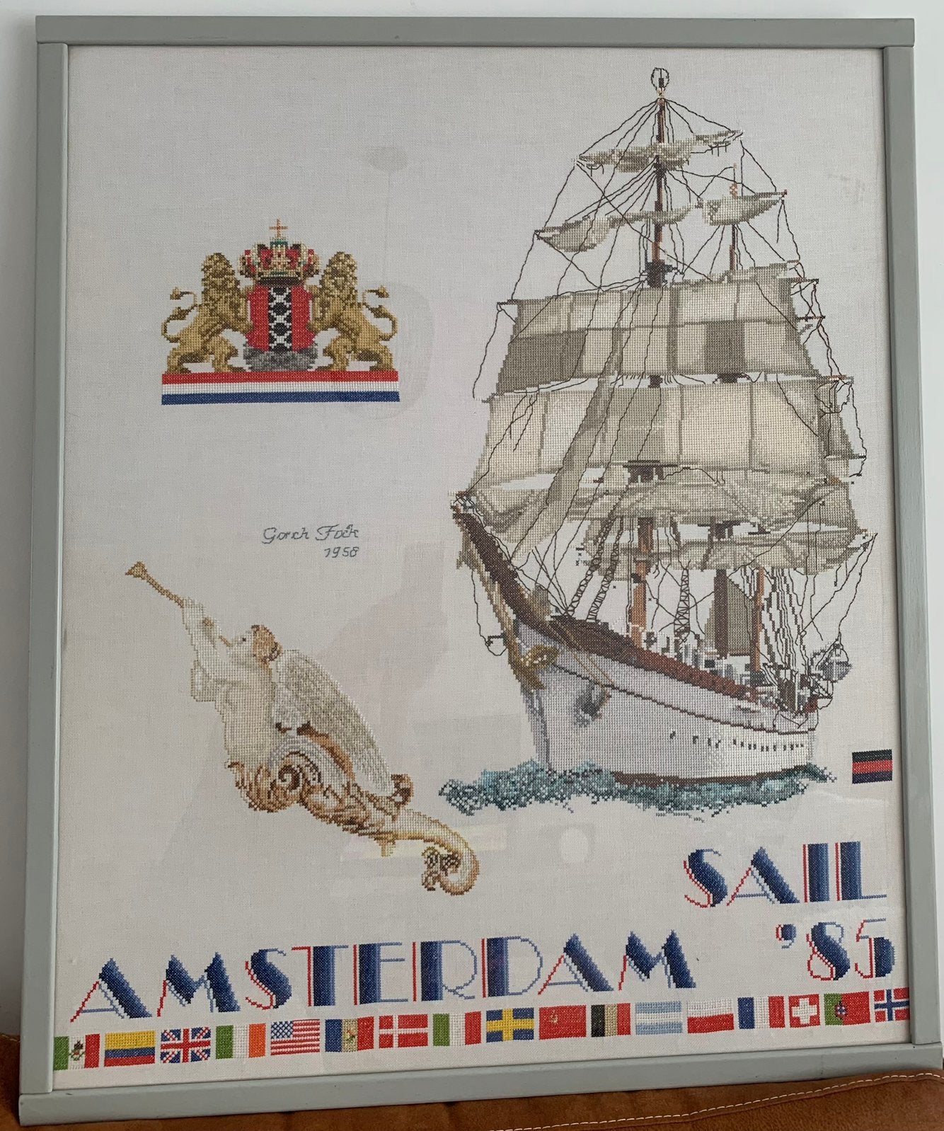 Ingelijst borduurwerk Sail Amsterdam '85 - Gerch Folk 1958, Ophalen, Zo goed als nieuw, Handborduren, Overige typen
