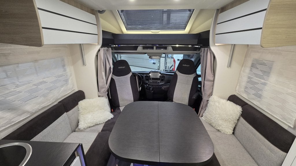 Challenger 337 GA met enkele bedden, Ringverwarming, Ford, Bedrijf, Challenger