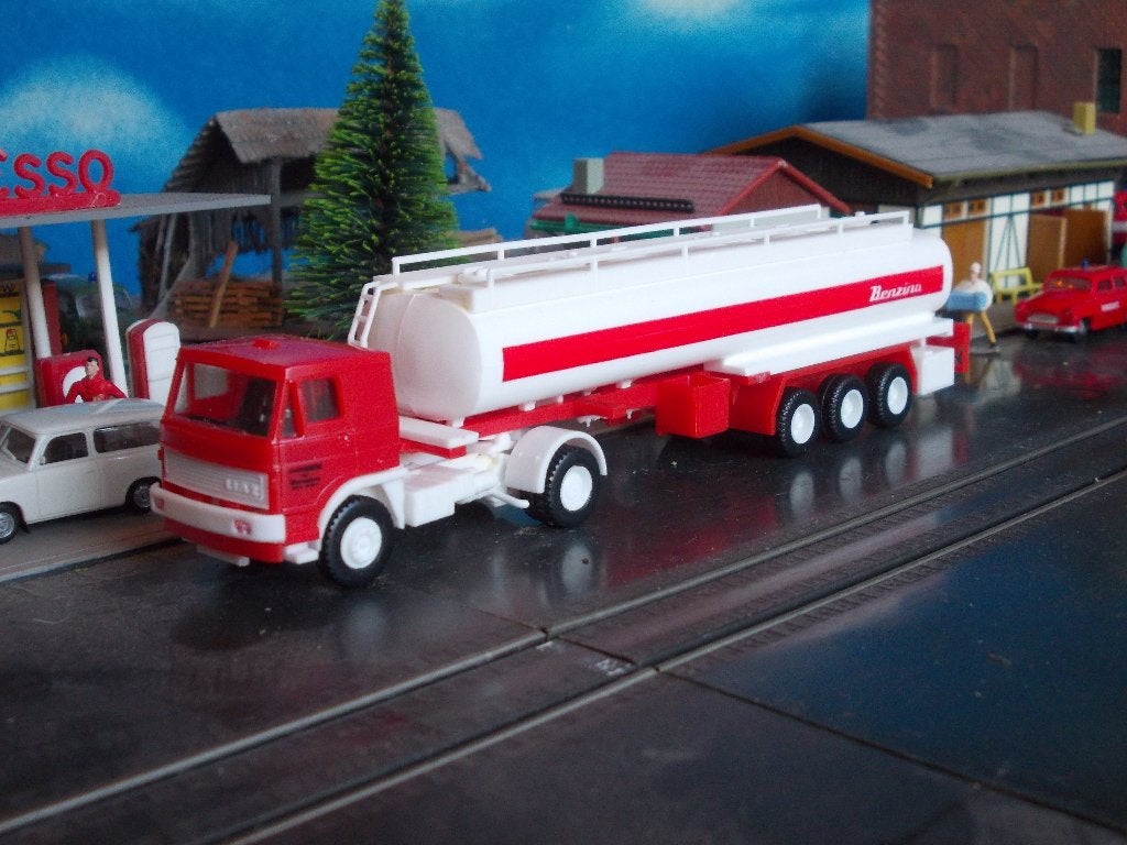 LIAZ 110 Tankwagen Benzina Igra AANBIEDING: NU VOOR € 12,50, Ophalen of Verzenden, Nieuw, Bus of Vrachtwagen, Overige merken