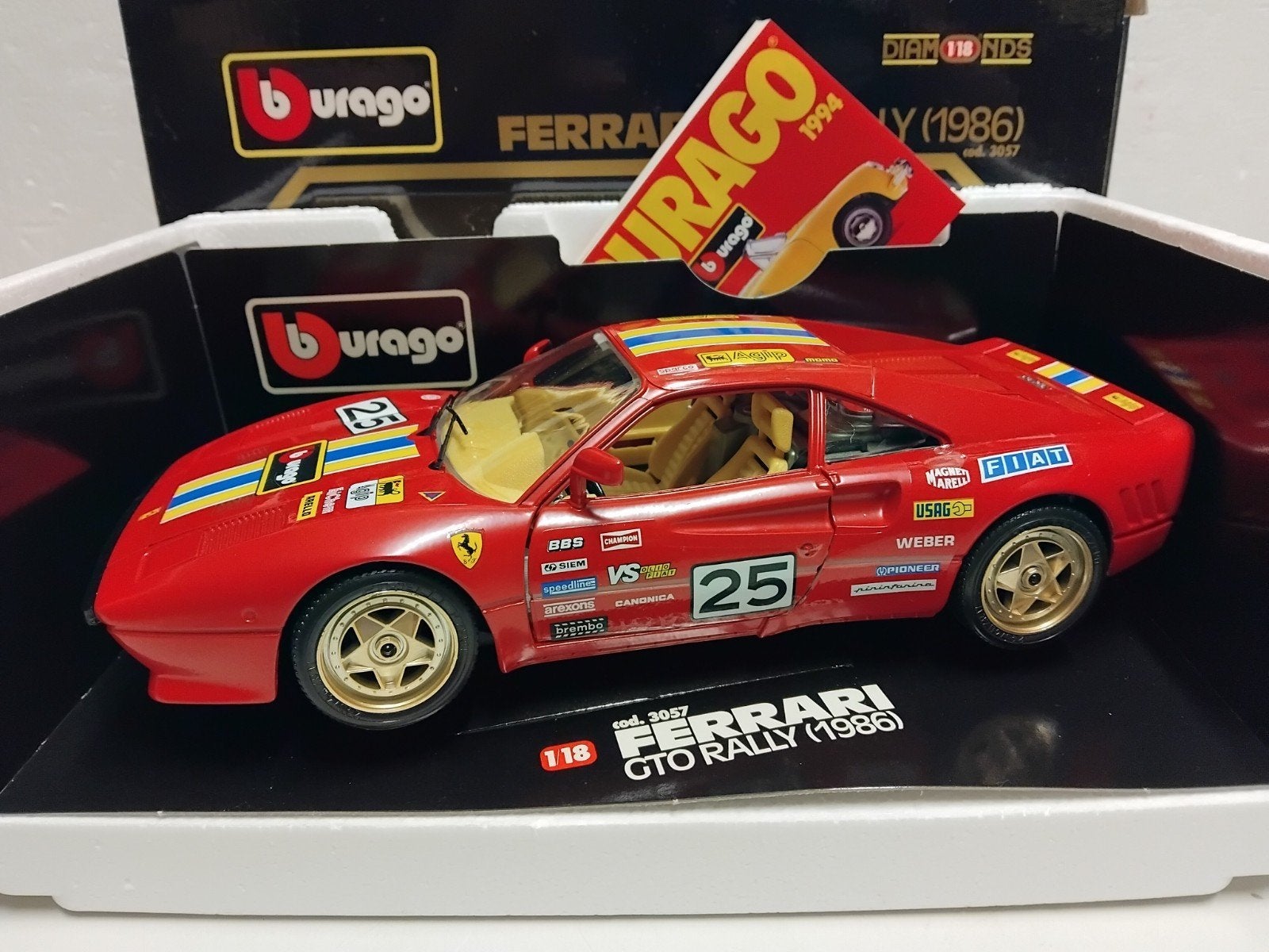 Ferrari 288 GTO Evoluzione red Bburago metal 1:18 KRD, Hobby en Vrije tijd, Ophalen of Verzenden, Zo goed als nieuw, Auto, Bburago