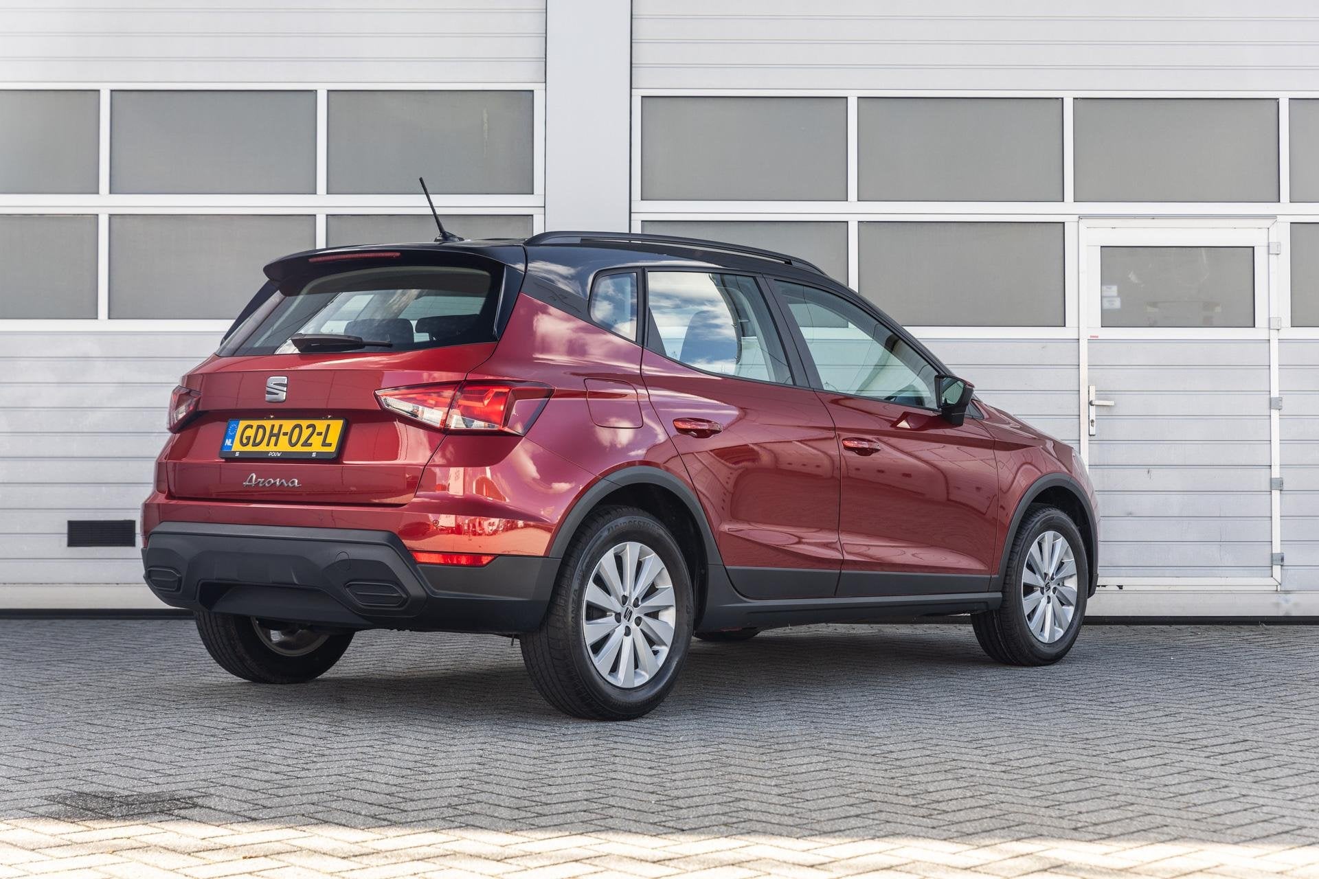 SEAT Arona 1.0 EcoTSI 95pk Style | Sensoren achter | Apple C, Auto's, Voorwielaandrijving, 12 maanden, Stof, Gebruikt