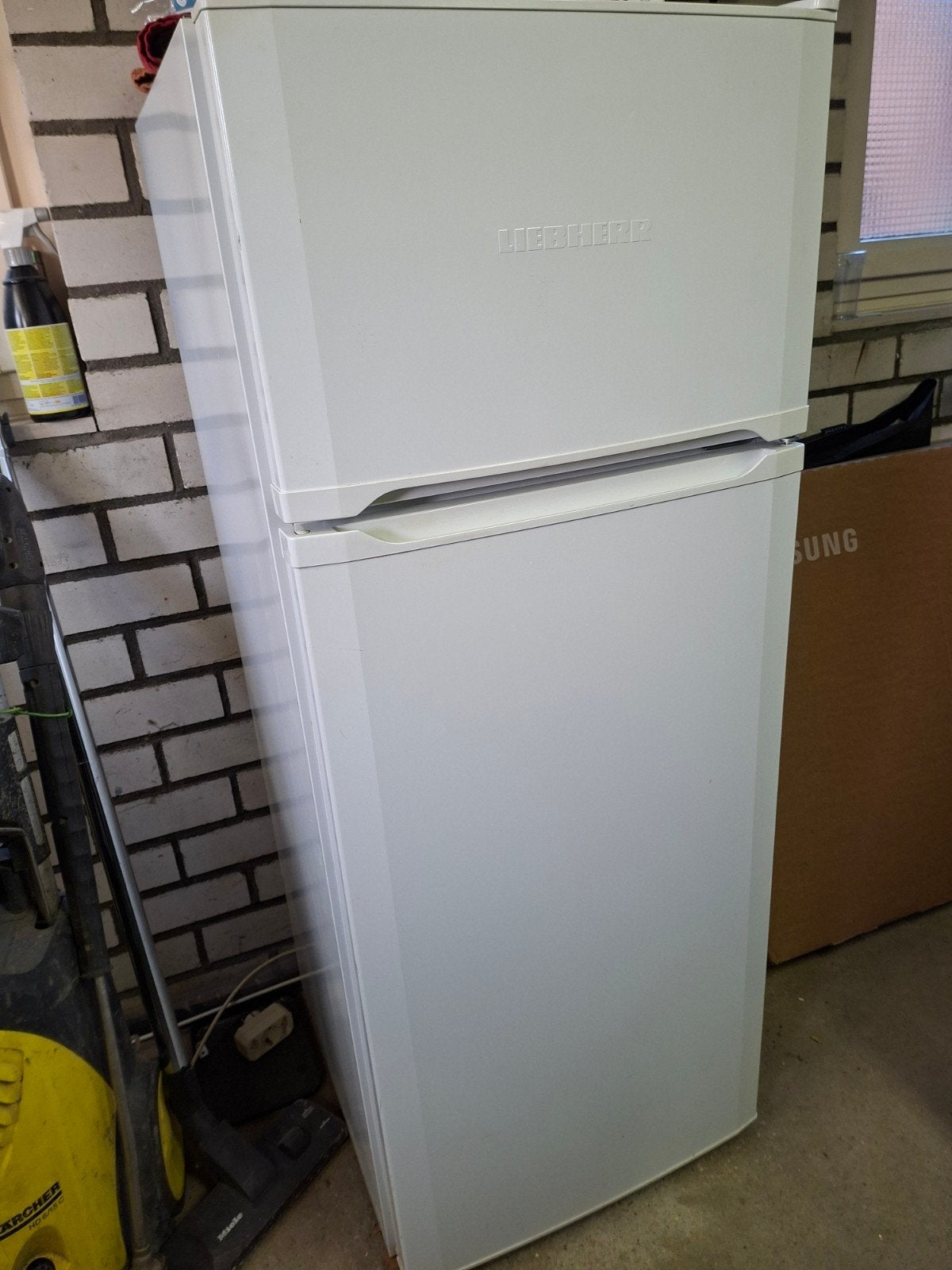 Koelvriescombinatie, 200 liter of meer, Ophalen, Met aparte vriezer, 140 tot 160 cm