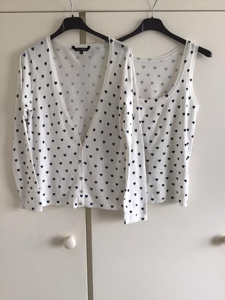 Twinset 38/40. Ecru/donkerblauw € 12 Killibi, Kleding | Dames, Maat 38/40 (M), Blauw, Ophalen of Verzenden, Zo goed als nieuw