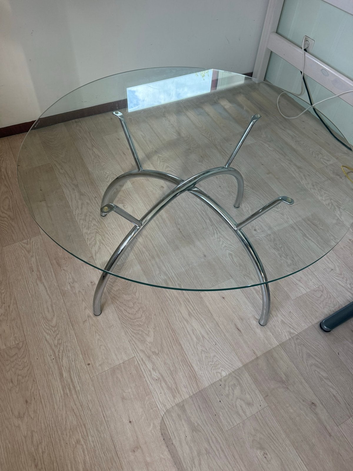 (Vintage) Glazen salontafel met chromen onderstel, Ophalen, Gebruikt, Rond, 50 tot 100 cm