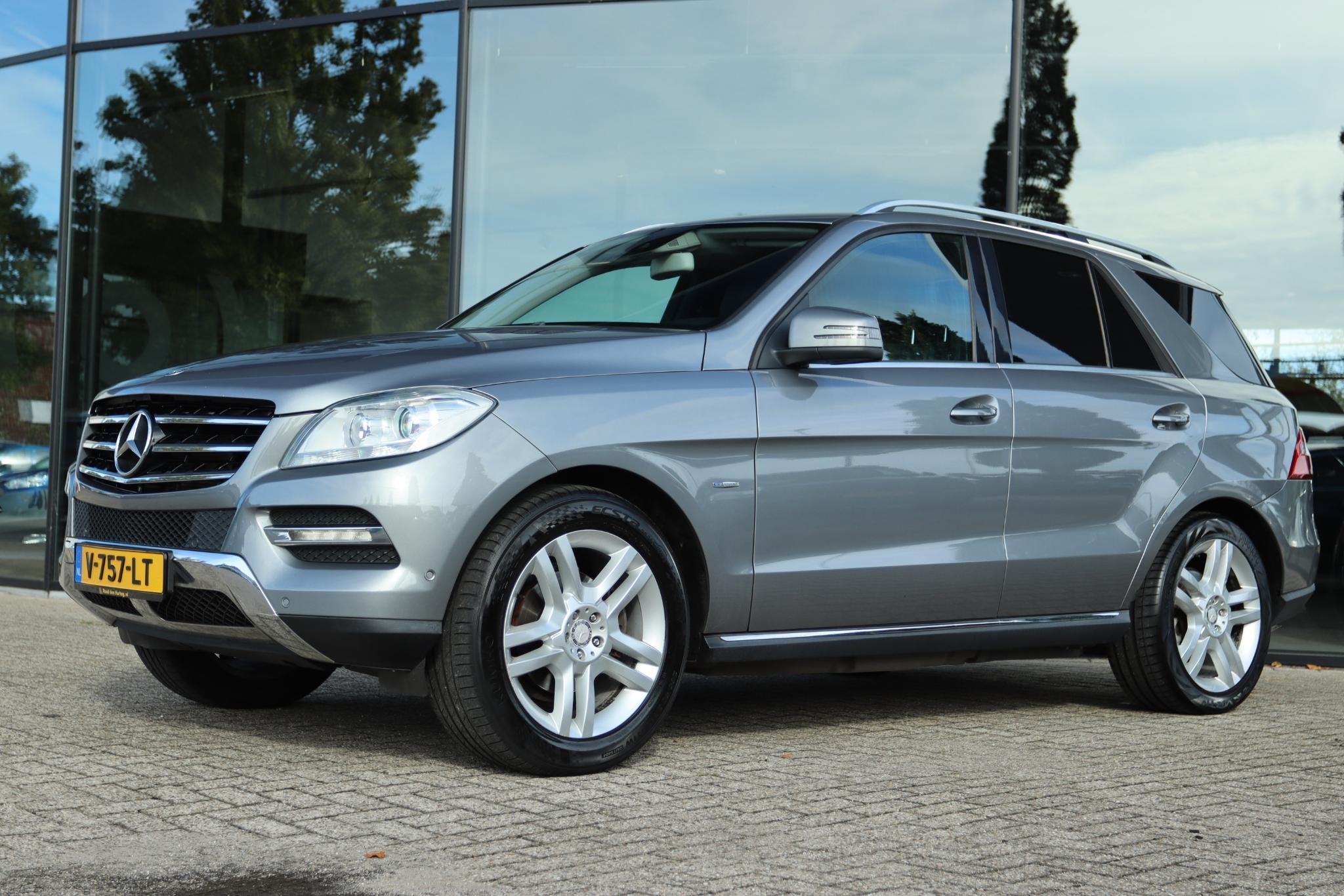 MERCEDES-BENZ ML 350 BLUETEC 4MATIC 3.0 V6 GRIJS KENTEKEN |, Auto's, Automaat, Stof, Gebruikt, Euro 6