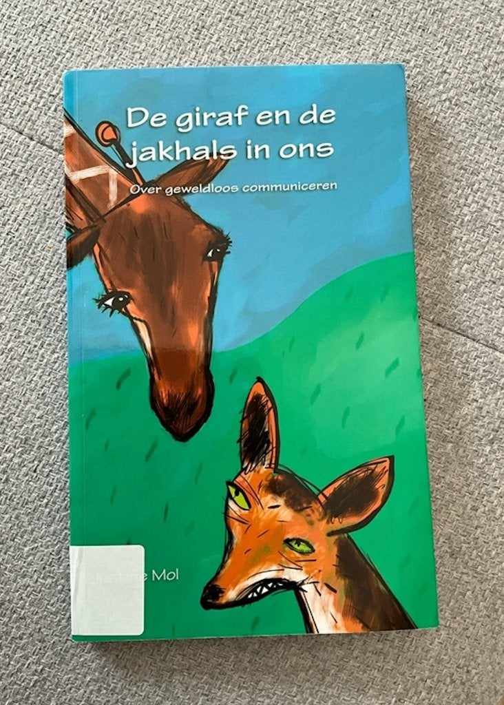 De giraf en de jakhals in ons, Ophalen, Justine Mol, HBO, Zo goed als nieuw