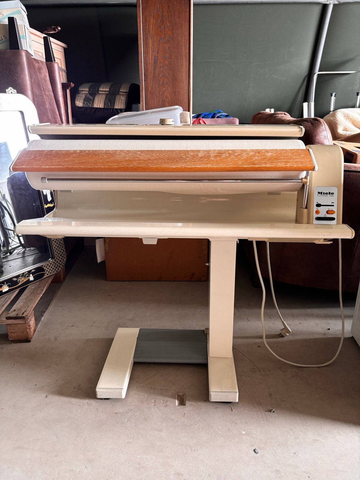 Miele Electronic B865 Strijkmachine - Perfect voor groot was, Witgoed en Apparatuur, Strijkijzers en Strijkplanken, Gebruikt, Ophalen