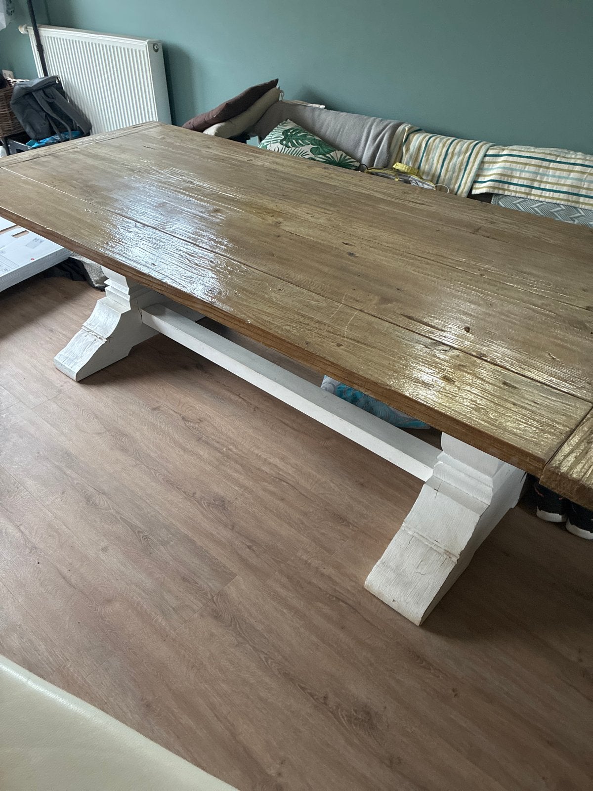 Robuuste houten eettafel met witte onderstellen, Ophalen, Gebruikt, 50 tot 100 cm, 150 tot 200 cm
