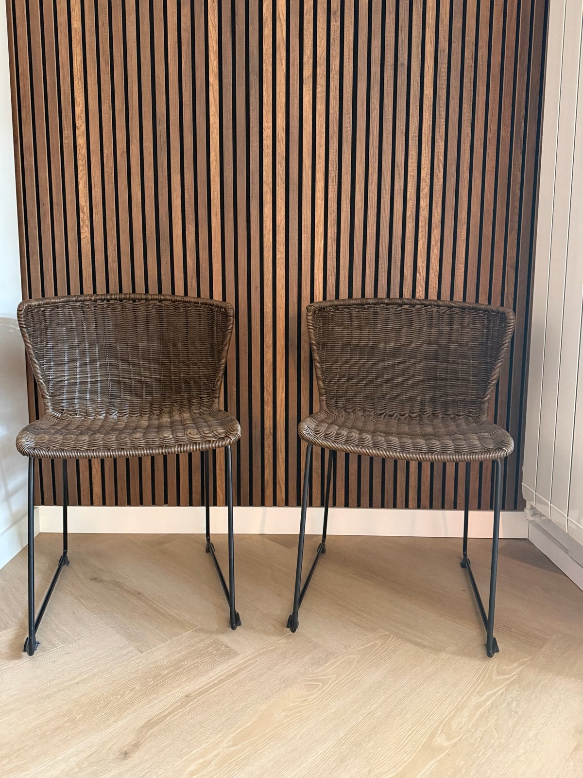 Twee Woood Swing rotan stoelen, Ophalen, Gebruikt, Twee, Bruin