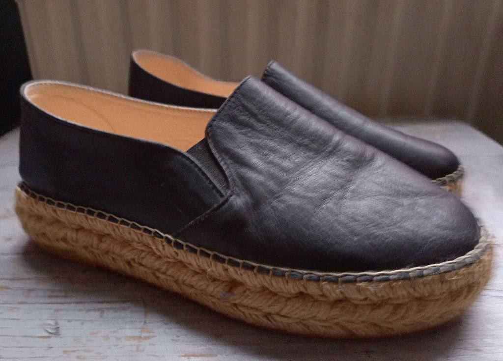 Macarena espadrilles instappers loafers leer zwart 40, Ophalen of Verzenden, Zo goed als nieuw, Macarena, Instappers