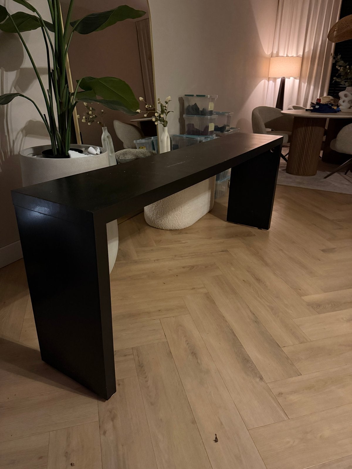 Zwarte sidetable malm ikea, Huis en Inrichting, Ophalen, Gebruikt, 150 tot 200 cm, Overige houtsoorten