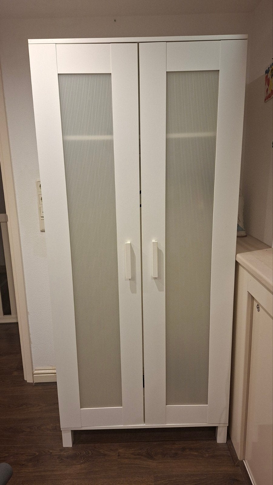 Witte kledingkast met glazen deuren, Huis en Inrichting, Ophalen, Met deur(en), Overige houtsoorten, 50 tot 100 cm