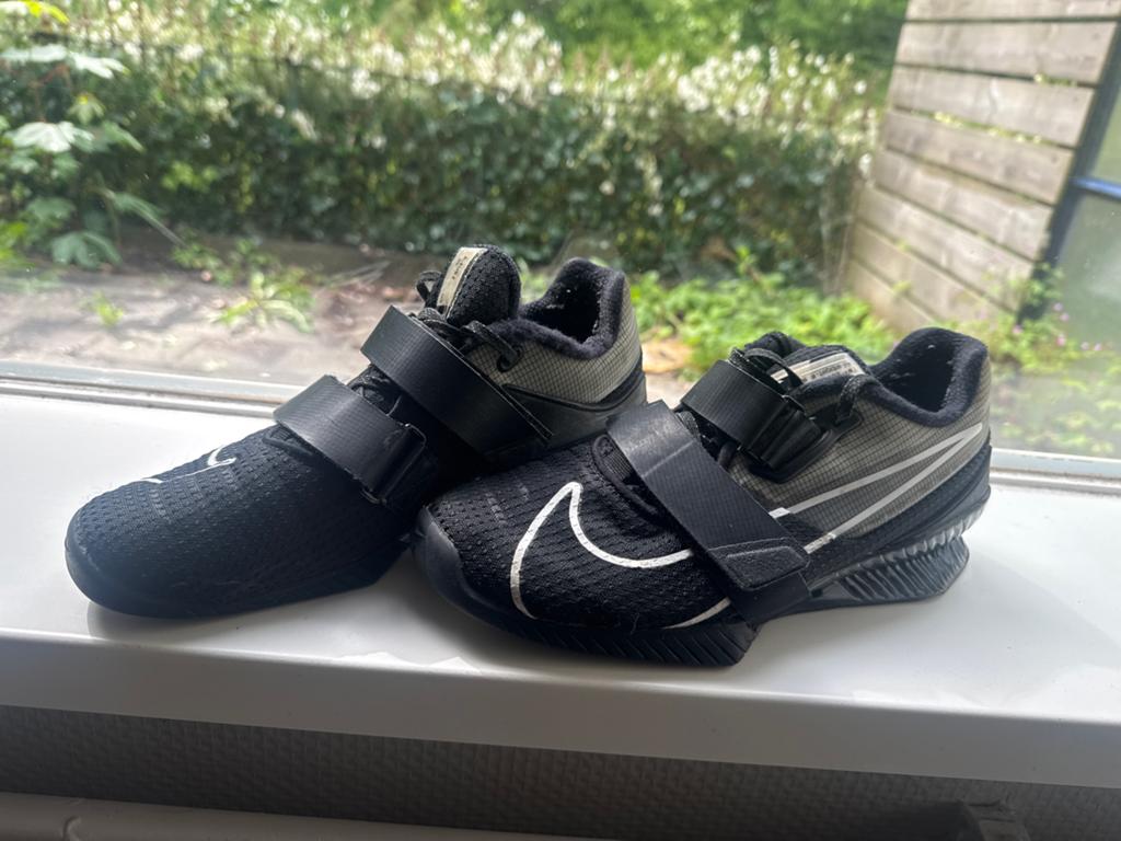 Nike schoennen maat 40 148,75 inclusief verzend kosten, Sport en Fitness, Maat M, Ophalen of Verzenden, Gebruikt, Schoenen