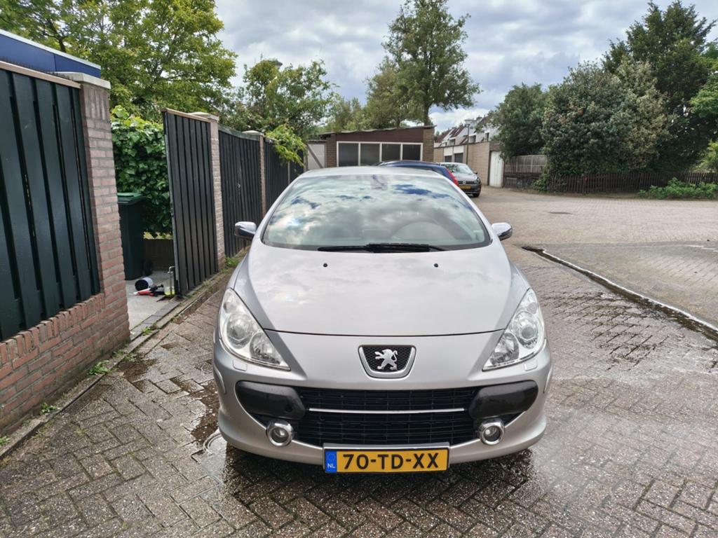 Peugeot 307 2.0 16V CC AUT 2006 Grijs, Zwart, 4 cilinders, Cabriolet, 4 stoelen