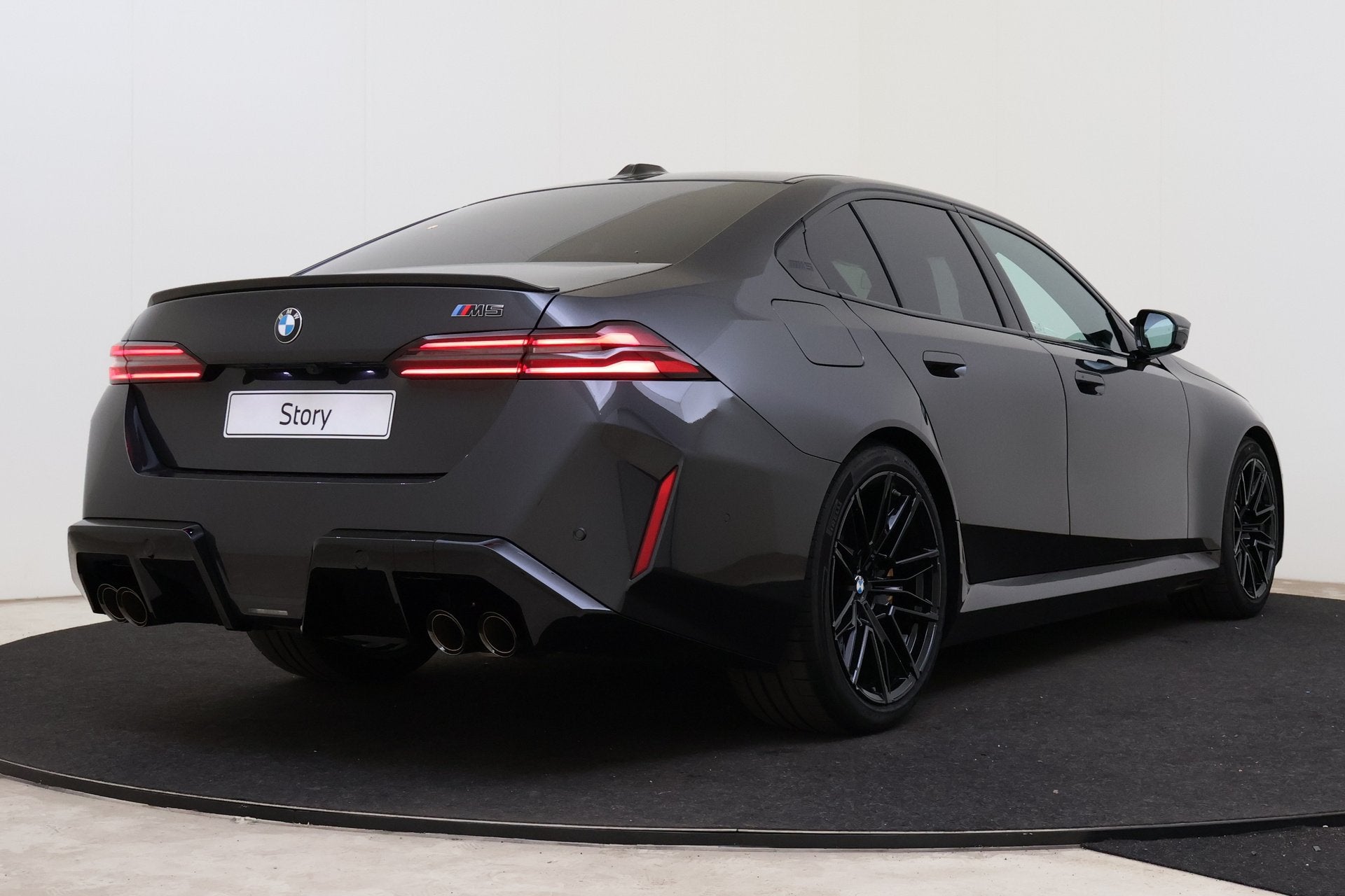 BMW M5 Automaat / M Drive Professional / Carbon Pack / Comfo, Dealer onderhouden, Gebruikt, 4395 cc, 23 km/l
