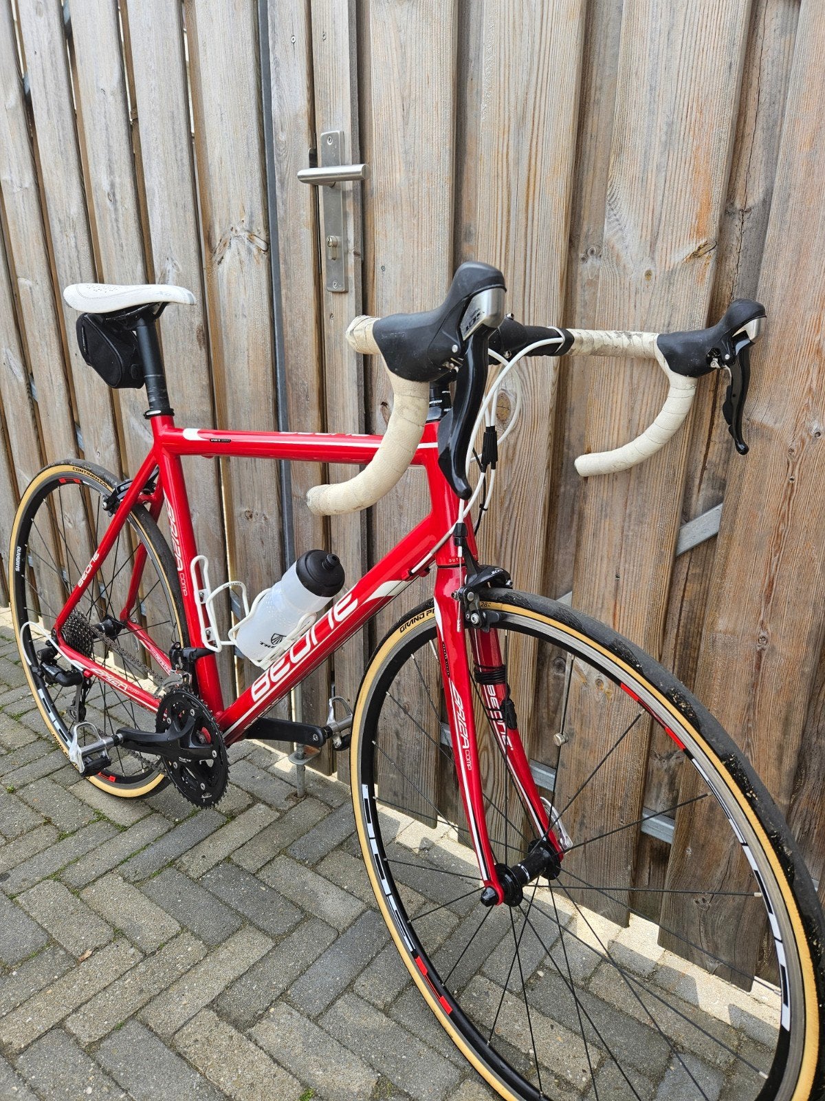 Beone Briza Comp, Shimano 105 black, 28 inch, Gebruikt, Aluminium, 57 tot 61 cm