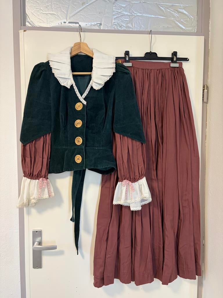 Historisch kostuum: Groen fluwelen jasje met rok, Ophalen, Zo goed als nieuw, Kleding, Maat 34 (XS) of kleiner