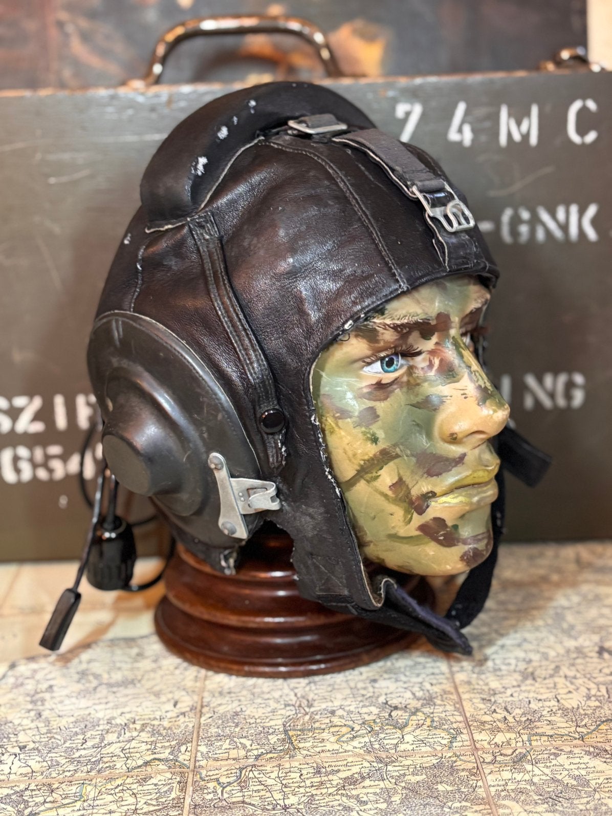 Sovjet MiG Pilotenhelm van Leer met Headset – USSR Air Force, Verzamelen, Ophalen of Verzenden, Landmacht