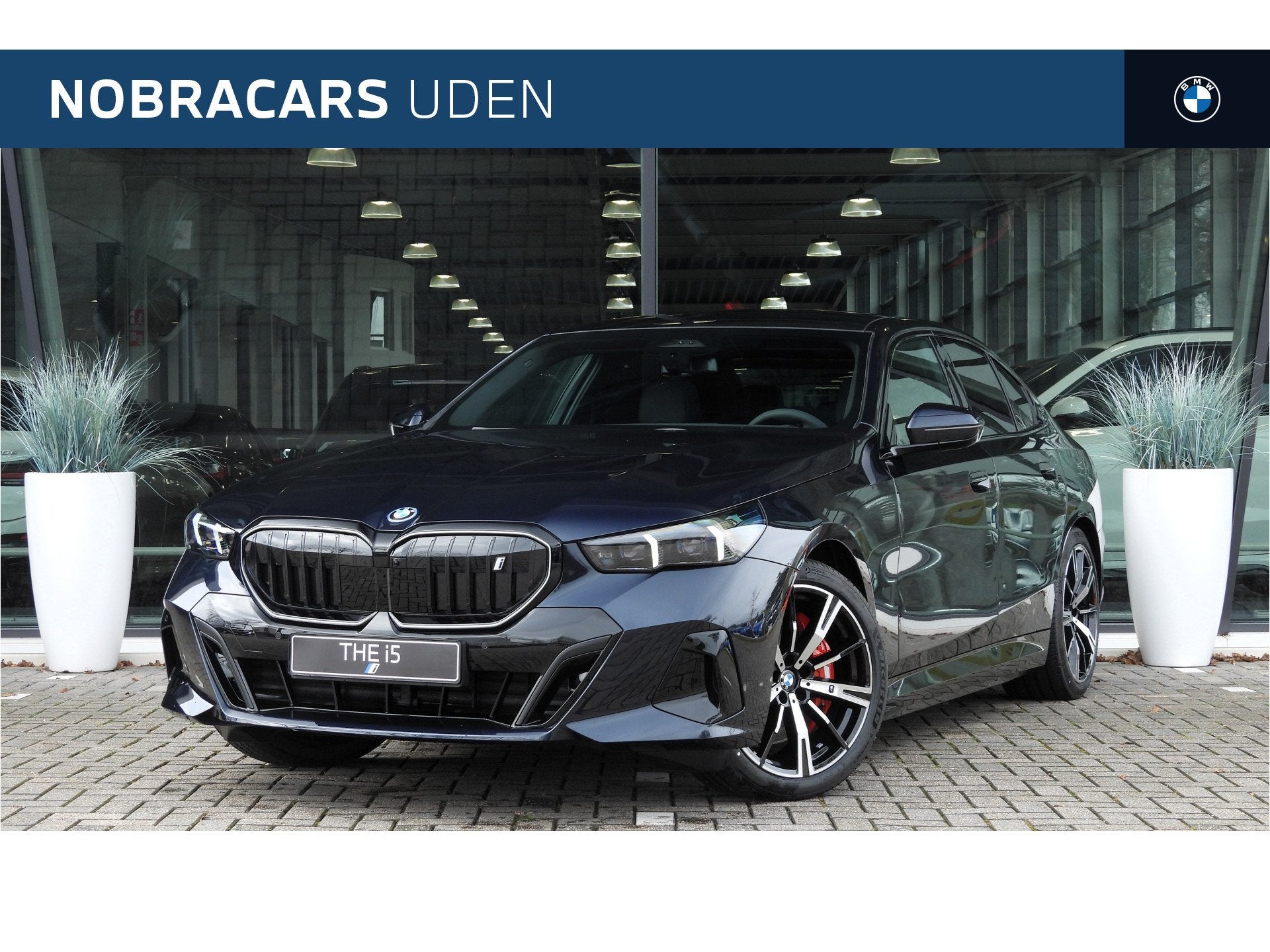 BMW i5 eDrive40 M Sport / Panoramadak / M Sportonderstel / C, Auto's, Automaat, 2095 kg, Achterwielaandrijving, Zwart