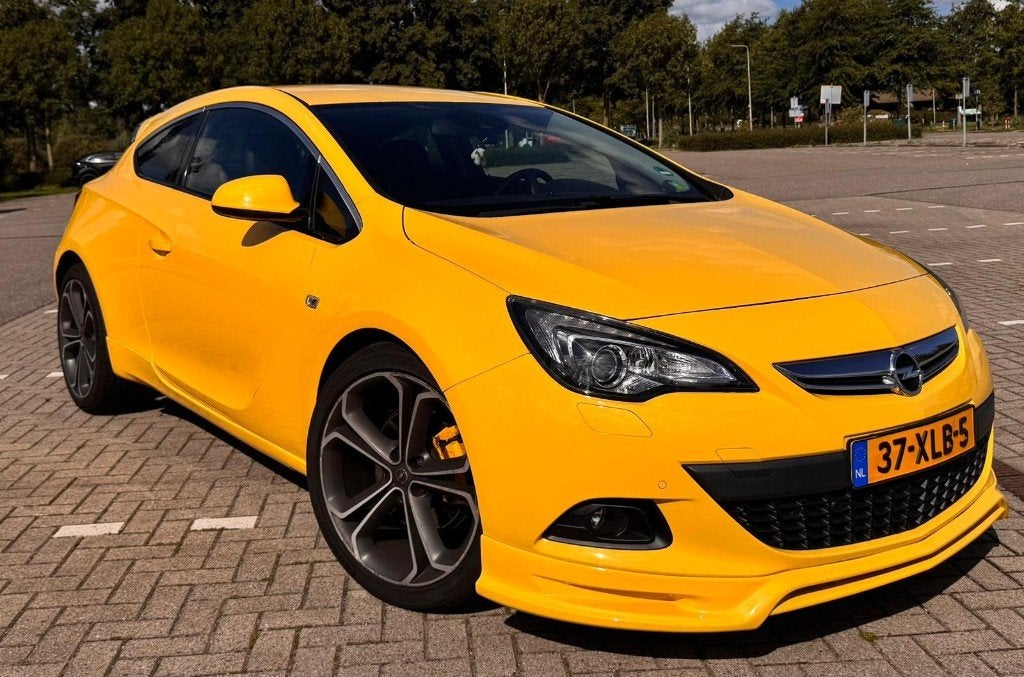 Opel Astra GTC 1.4 turbo,uniek! nwe motor/turbo, Autom, Carp, Zwart, 700 kg, Particulier, 1371 kg