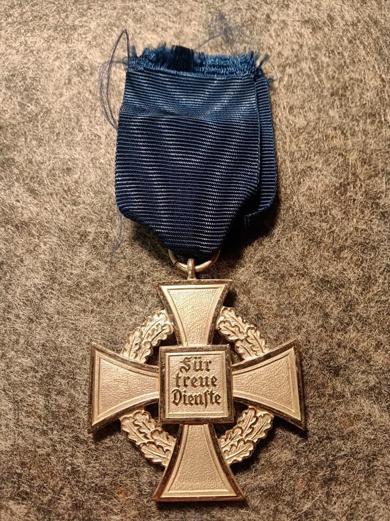 Wehrmacht medaille 25 jaar treue dienste, Verzamelen, Militaria | Tweede Wereldoorlog, Ophalen of Verzenden, Duitsland, Lintje, Medaille of Wings