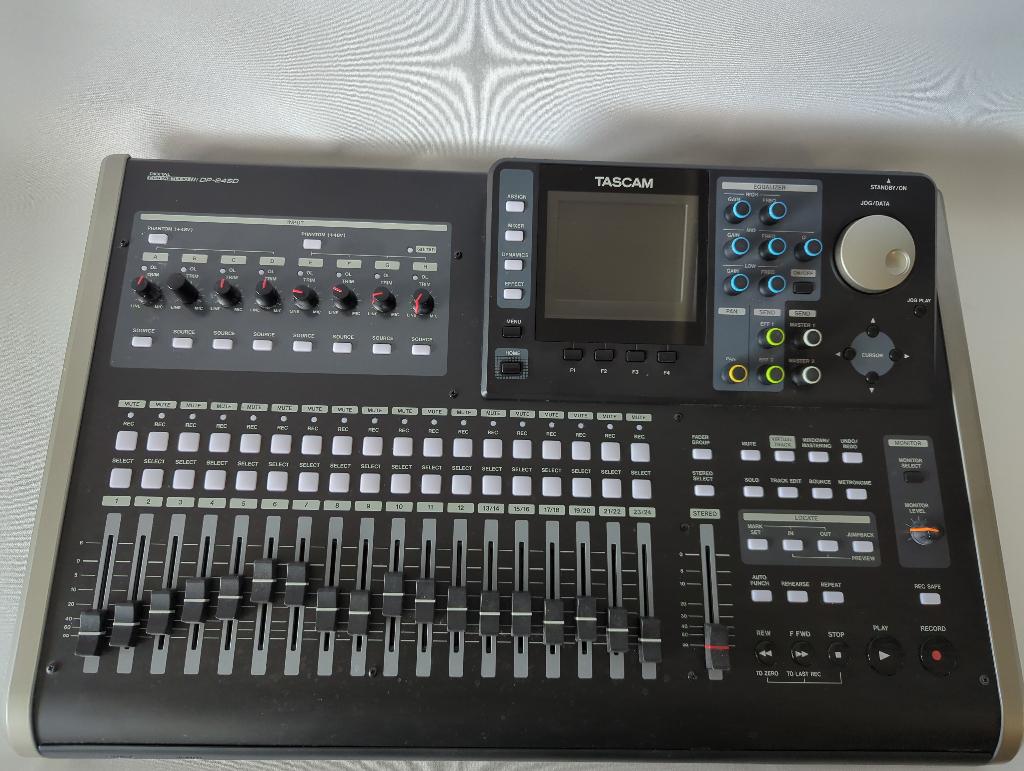 TASCAM DP-24SD 24-sporen Portastudio, Ophalen of Verzenden, Zo goed als nieuw
