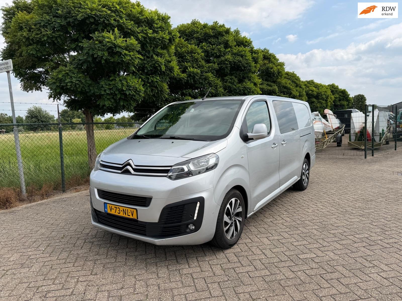 Citroen JUMPY 2.0 BlueHDI 180 Club XL DC S&S Automaat, Lees, Auto's, 1780 kg, Stof, Gebruikt, 4 cilinders