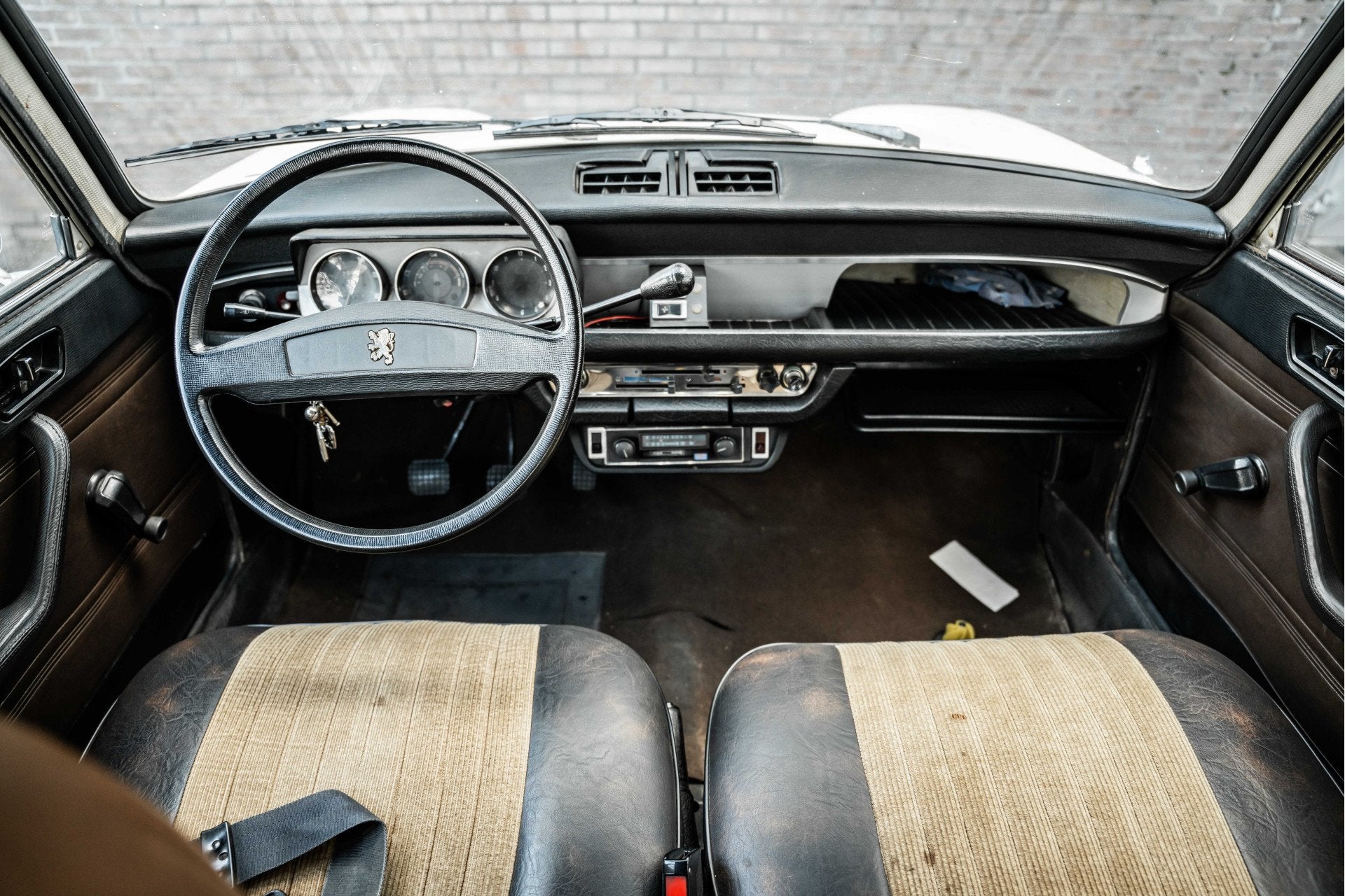 Peugeot 204 D unieke Diesel | Wegenbelastingvrij! (bj 1976), Overige carrosserieën, Wit, 45 pk, Bedrijf