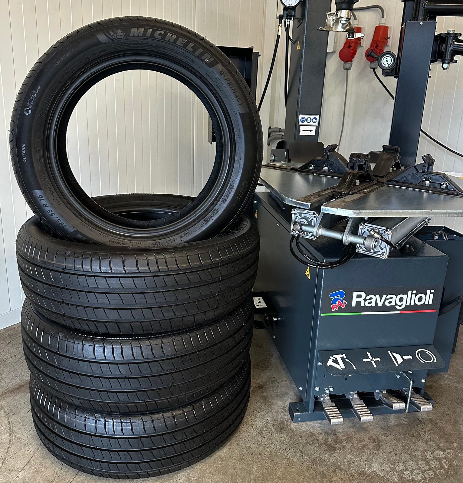 4 Stuks Michelin 195 55 16 Zomerbanden Inclusief Montage, Auto-onderdelen, Banden en Velgen, 16 inch, Banden en Velgen, Nieuw