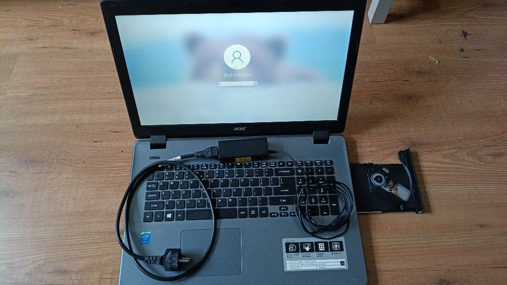 Acer Aspire E17   (E5-771), Ophalen, Gebruikt, HDD, 2 tot 3 Ghz