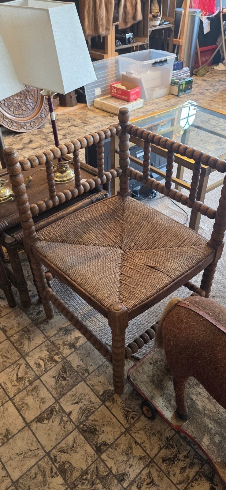 Antieke houten stoel met biezen zitting, Antiek en Kunst, Ophalen