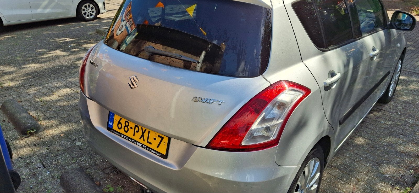 Suzuki Swift met afneembare trekhaak, Ophalen