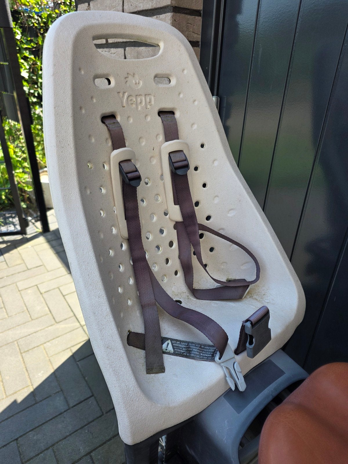 Thule Yepp Maxi Easyfit Fietsstoeltje Achter - Wit, Fietsen en Brommers, Fietsaccessoires | Fietsstoeltjes, Ophalen