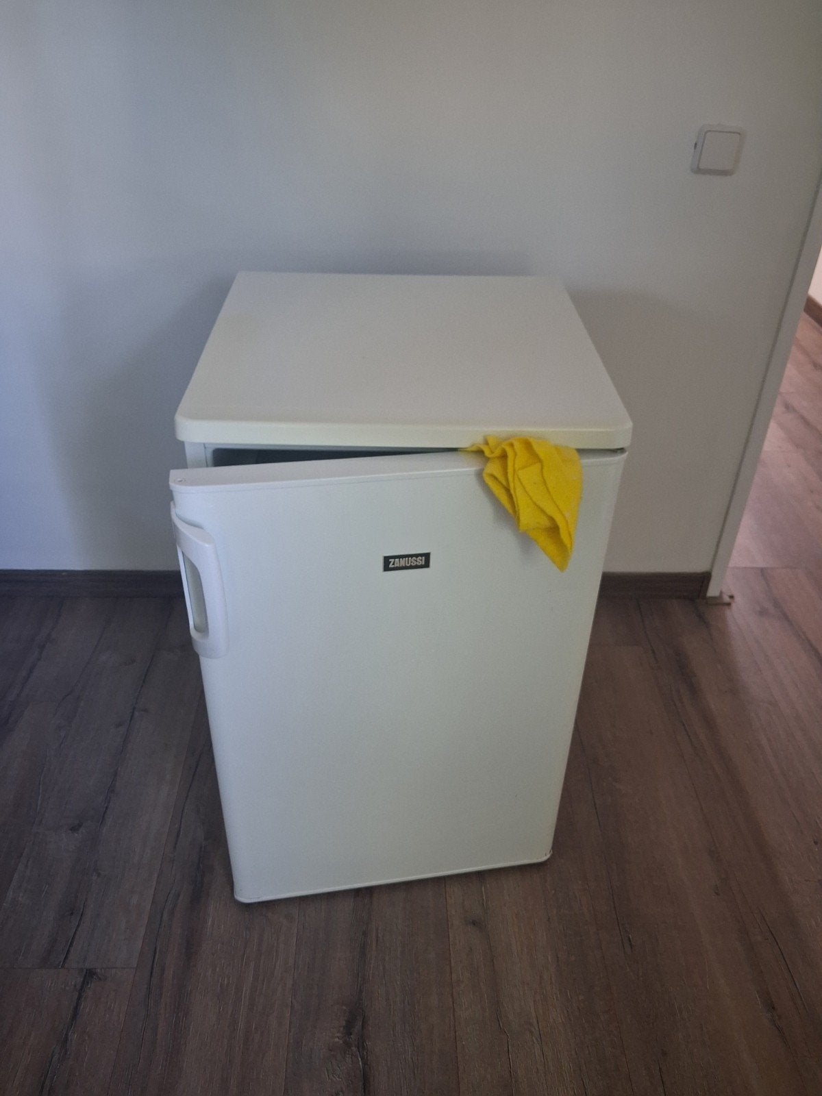 Zanussi Koelkast - Compact en Efficiënt, Ophalen