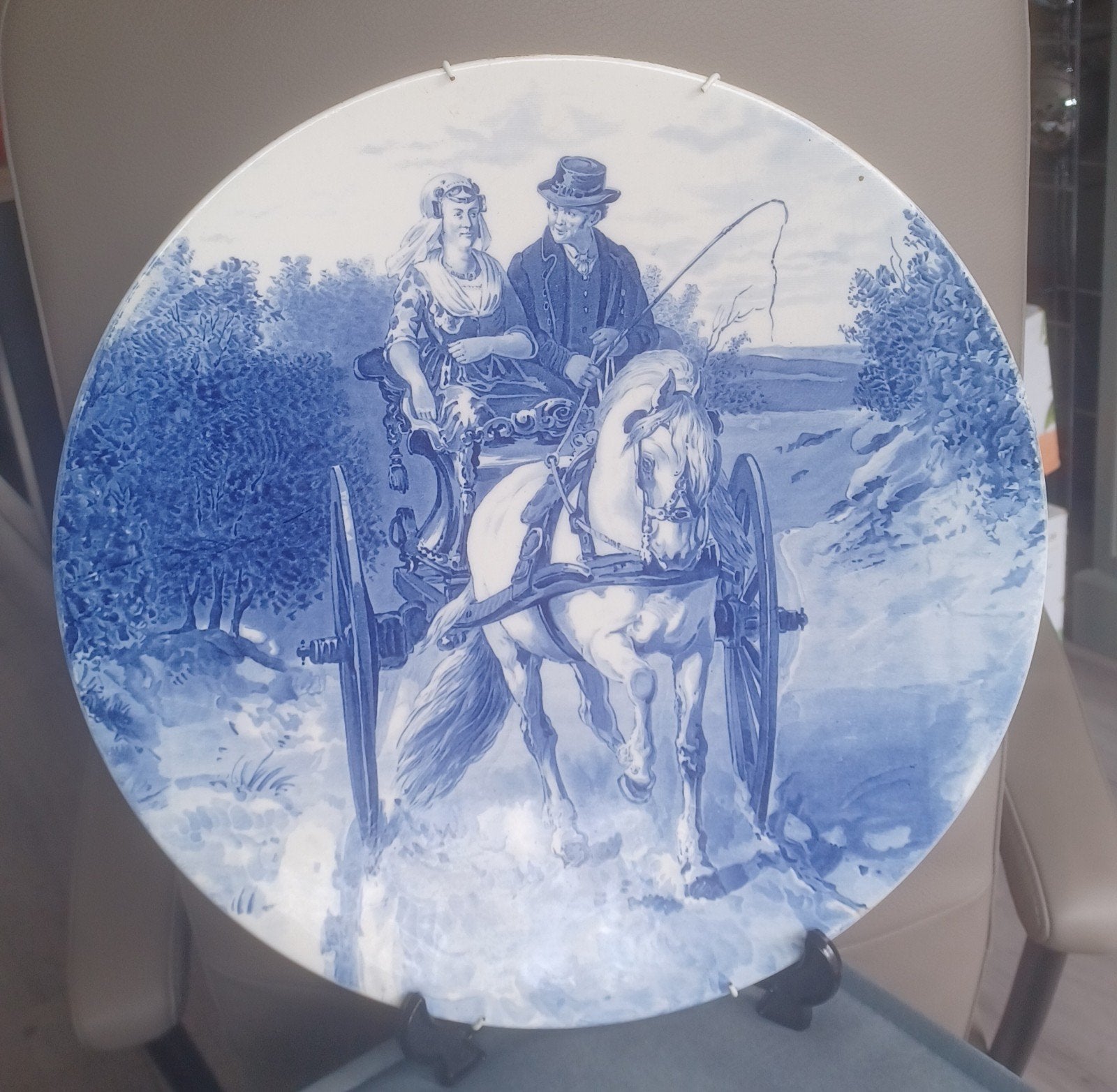 Groot wandbord Fries koppel op Sjees Otto Eerelman Delfts, Antiek en Kunst, Ophalen of Verzenden