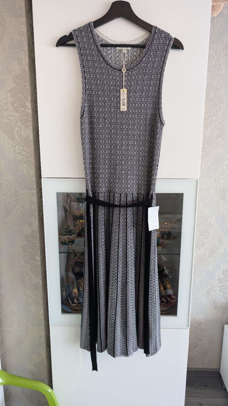 Nieuwe MAX STUDIO jurk maat S, Kleding | Dames, Zwart, MAX STUDIO, Nieuw, Ophalen of Verzenden