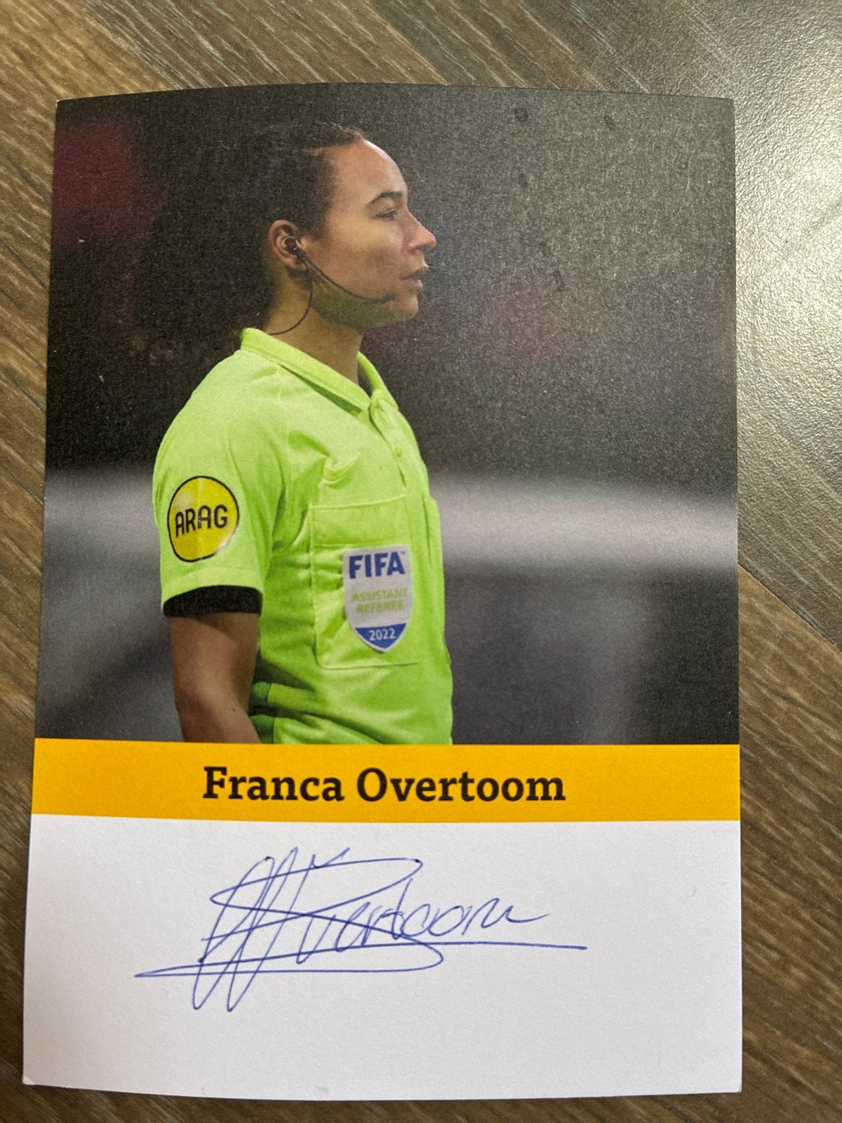 Gesigneerde kaart Franca Overtoom - FIFA Assistant Referee, Verzamelen, Verzenden, Zo goed als nieuw, Overige sporten, Poster, Plaatje of Sticker