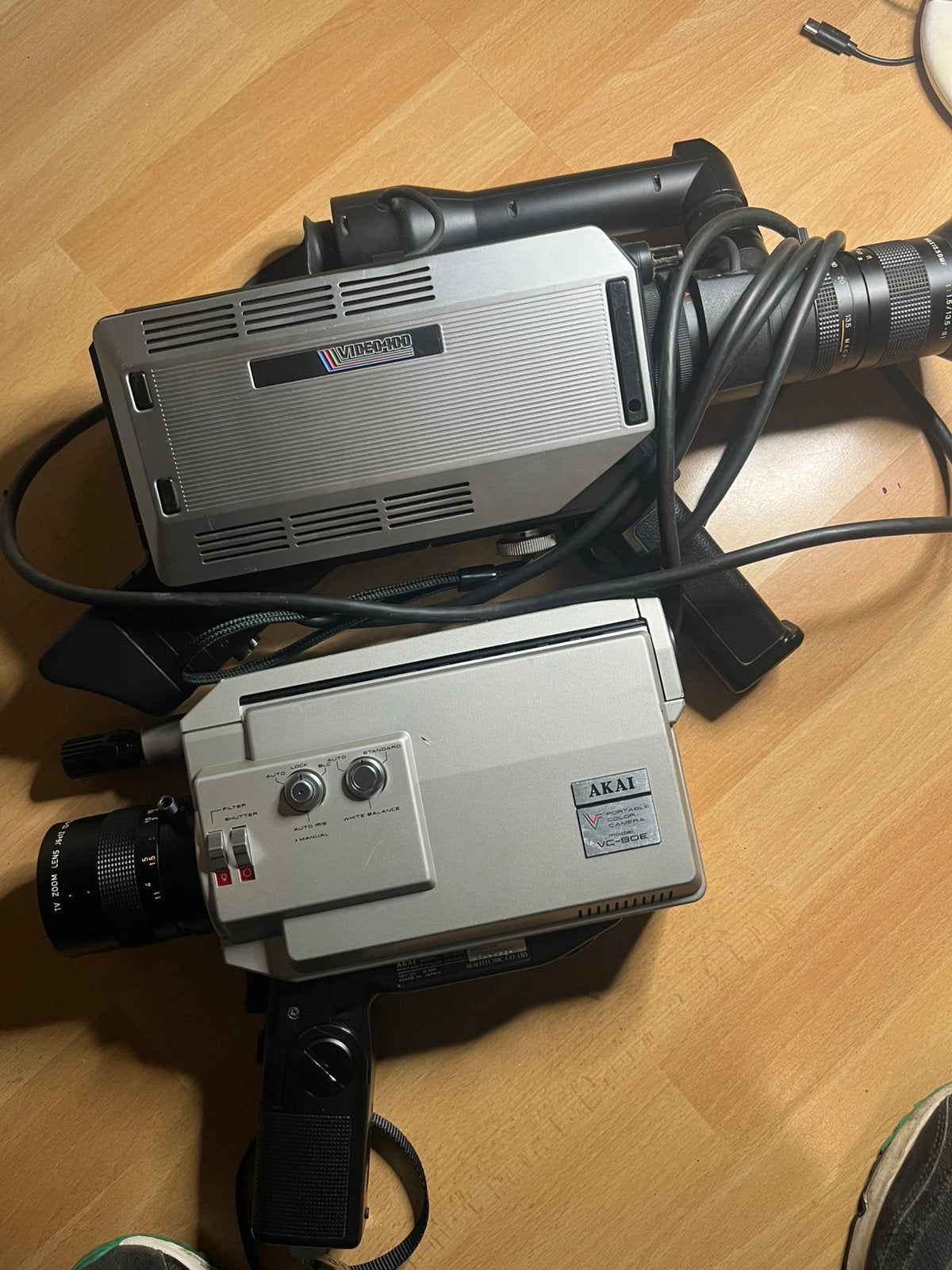 Jaren 80 videocamera’s Akai & Philips, Ophalen of Verzenden, Camera