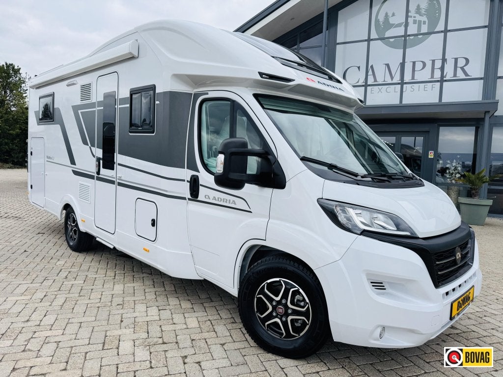 Adria Matrix Plus 670 DL Automaat Lithium Airco Omvormer, Fiat, Afzuigkap, Bedrijf, Diesel