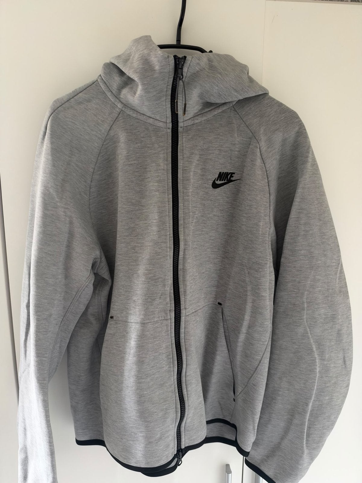 Nike Tech Fleece Hoodie Grijs - Maat S, Ophalen of Verzenden, Zo goed als nieuw