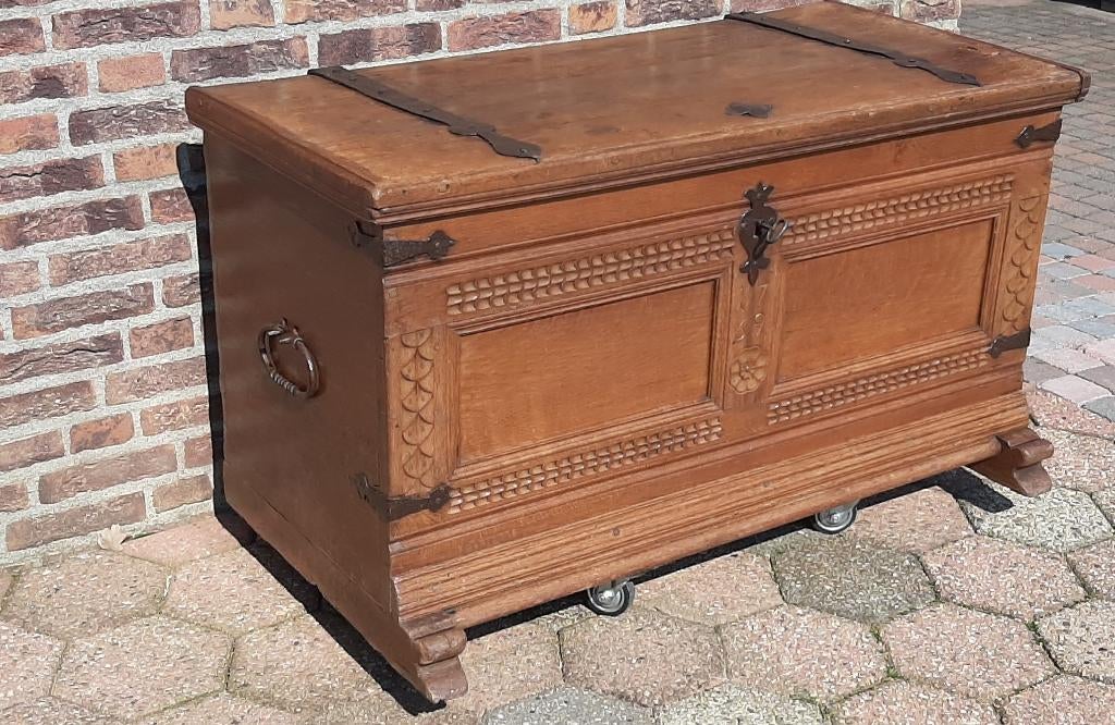 Antieke (1769) eiken dekenkist, reiskoffer, scheepskist, Ophalen, Gebruikt, 50 tot 100 cm, 50 tot 75 cm
