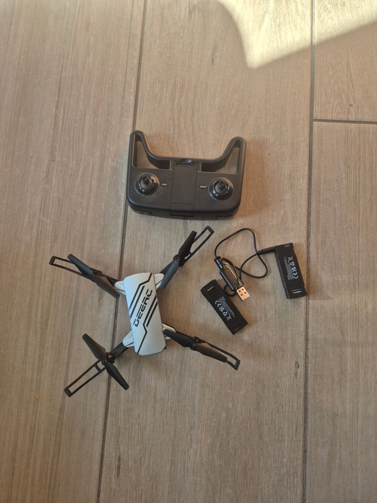 DEERC Mini Drone met Afstandsbediening en Extra Accu, Audio, Tv en Foto, Gebruikt, Basiskwaliteit, Minder dan 100 meter, Minder dan 250 gram
