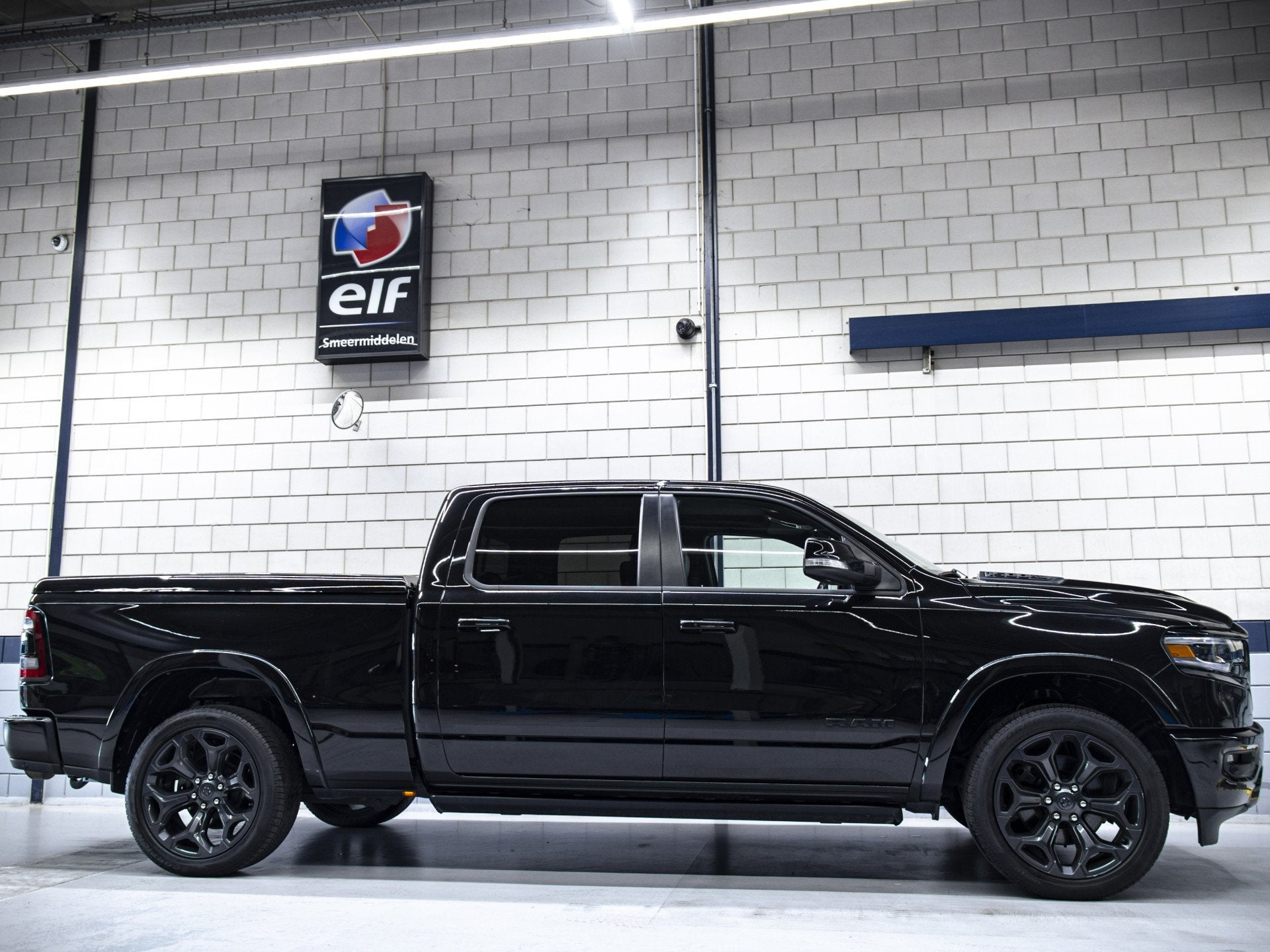 Dodge Ram 1500 Limited Night 5.7L Hemi V8 | Pano| Luchtverin, Automaat, Gebruikt, 5654 cc, 402 pk