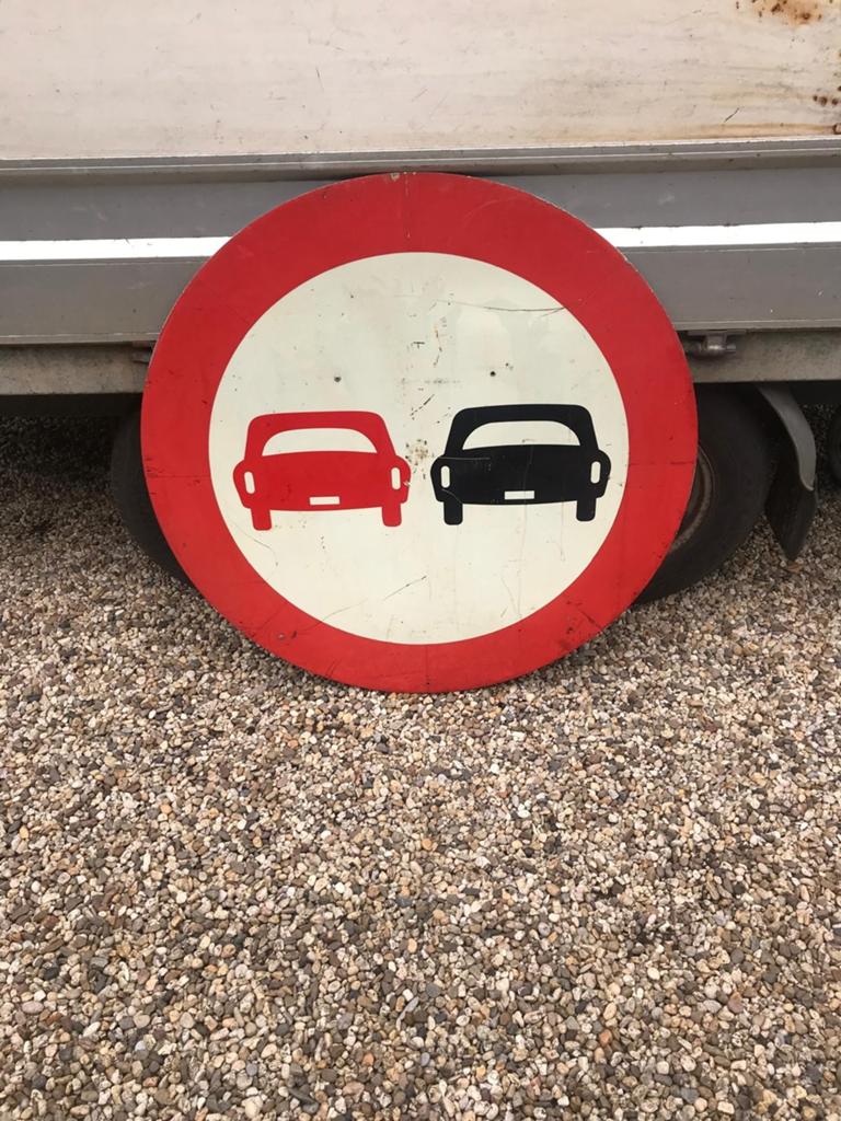 Oud verkeersbord, Ophalen