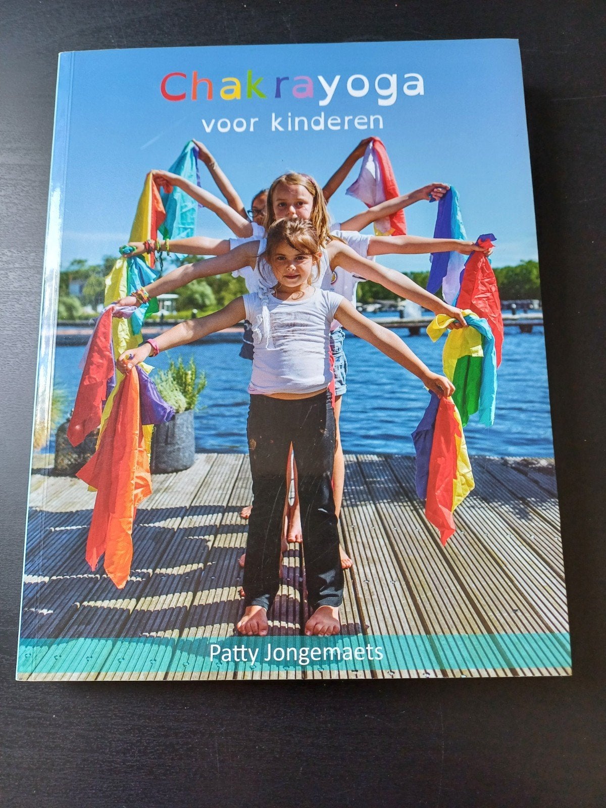 Patty Jongemaets - Chakrayoga voor kinderen, Boeken, Patty Jongemaets, Ophalen of Verzenden, Zo goed als nieuw, Instructieboek