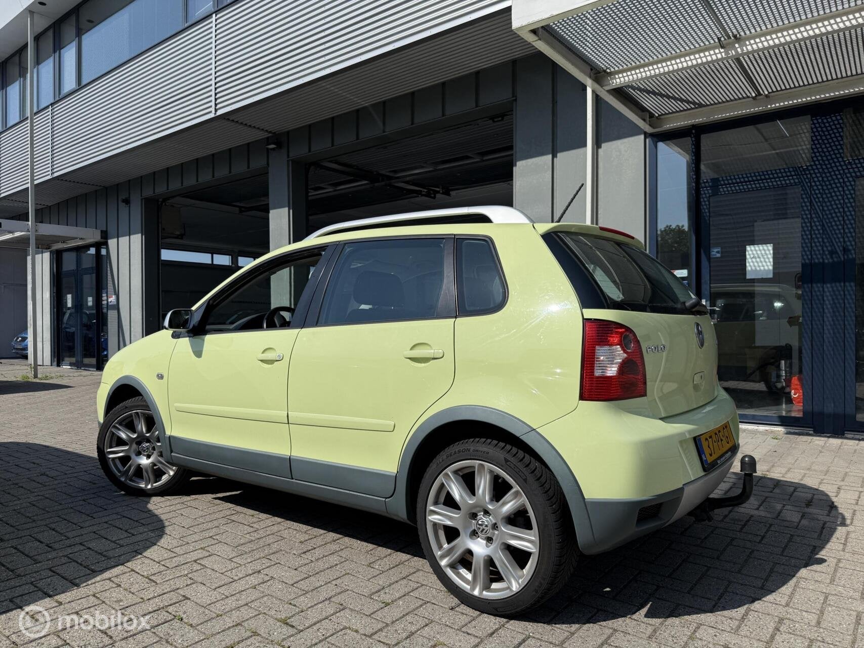 Volkswagen Polo 1.4-16V FUN nw apk nw allseason bandeb, Auto's, Volkswagen, Voorwielaandrijving, Gebruikt, 4 cilinders, 1081 kg