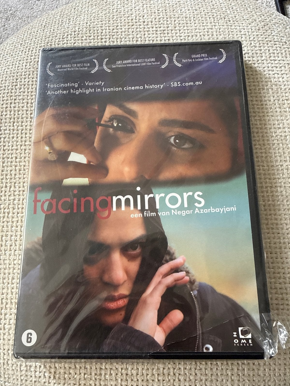 Facing Mirrors - Film van Negar Azarbayjani (DVD), Vanaf 6 jaar, Ophalen of Verzenden, Nieuw in verpakking, Inclusief doosje