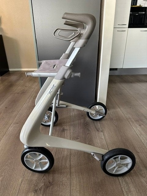 ByAcre Carbon Ultralight Rollator, Diversen, Ophalen of Verzenden, Lichtgewicht, Gebruikt