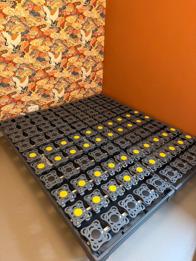 Hoge kwaliteit ruim tweepersoonsbed discflex bodem 210x180, Ophalen, Overige materialen, Gebruikt, 210 cm