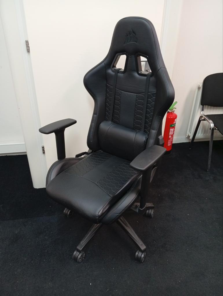 2 stuks Bureau stoel / Gaming stoel Corsair, Ophalen, Zwart, Onbekend, Onbekend